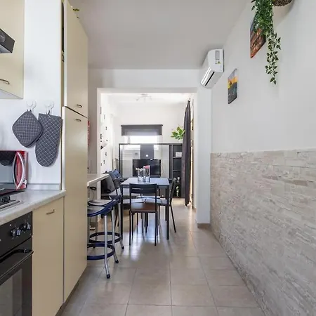 Casa Gemelli - Metro per il centro di Roma --2
